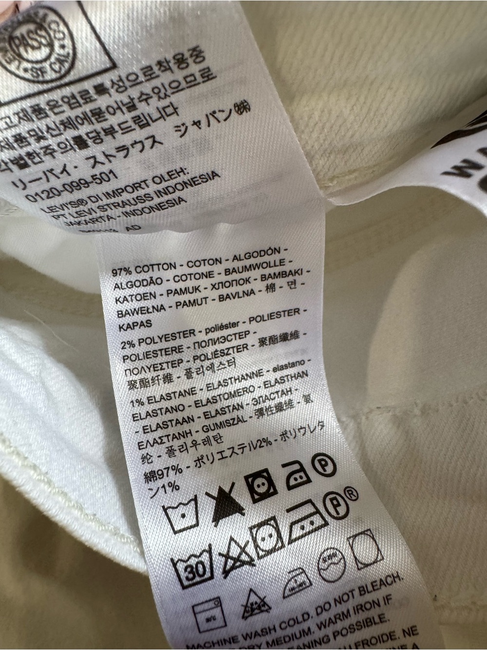 Levi’s Ribcage - Picture 9 of 11